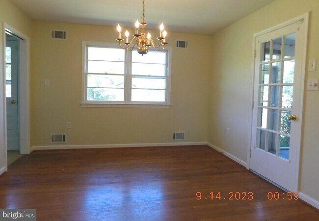 Foto del edificio - 8691 Old Dumfries Rd