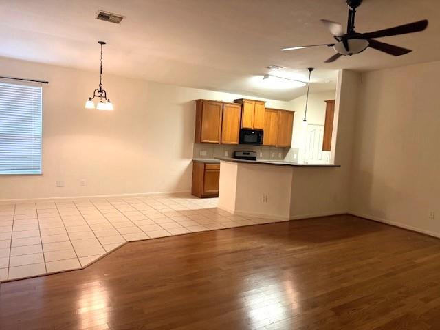 Foto del edificio - 6439 Applewood Forest Dr