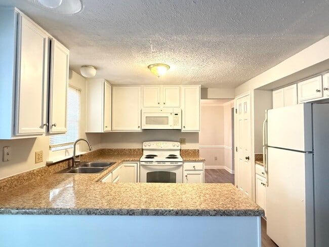 Building Photo - 4 Bedroom Single Family Home in Cary - No HOA