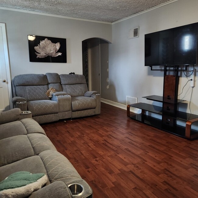 Foto del edificio - 4636 Hawthorne Ave