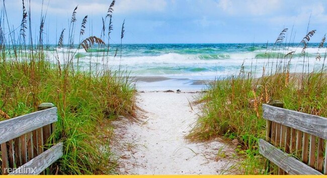 Building Photo - 2 br, 2 bath Condo - 3320 Gulf of Mexico D...