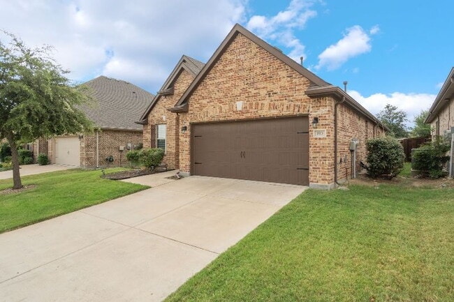 Building Photo - "Beautiful 3-Bed, 2-Bath Retreat in Northl...