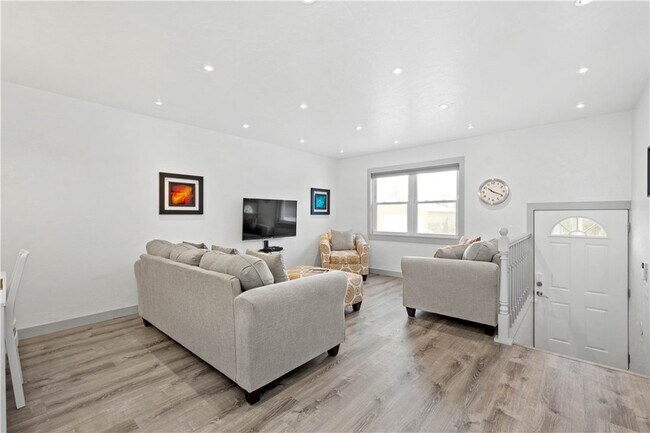 Foto del edificio - 236 S Grandview Ave