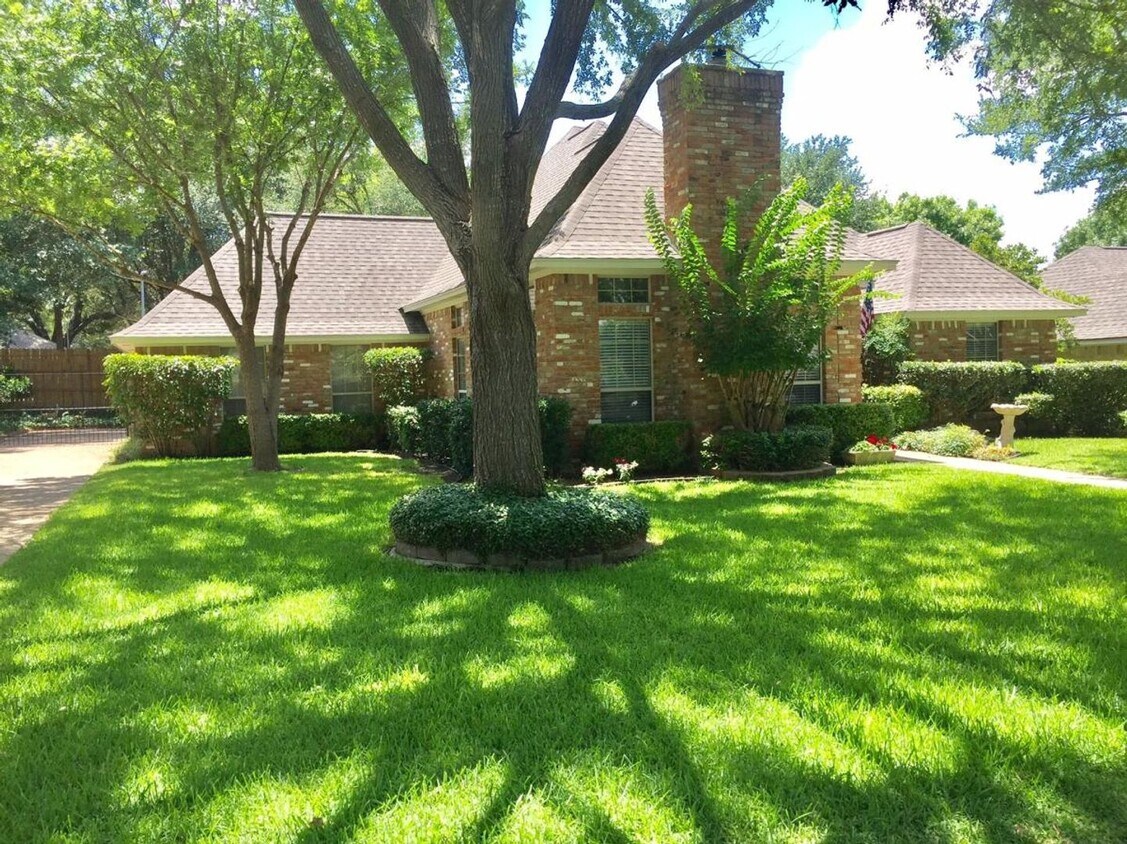 Foto principal - Updated Midway ISD Home