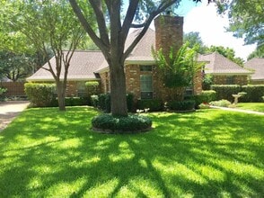 Building Photo - 1115 Mesa Verde Dr