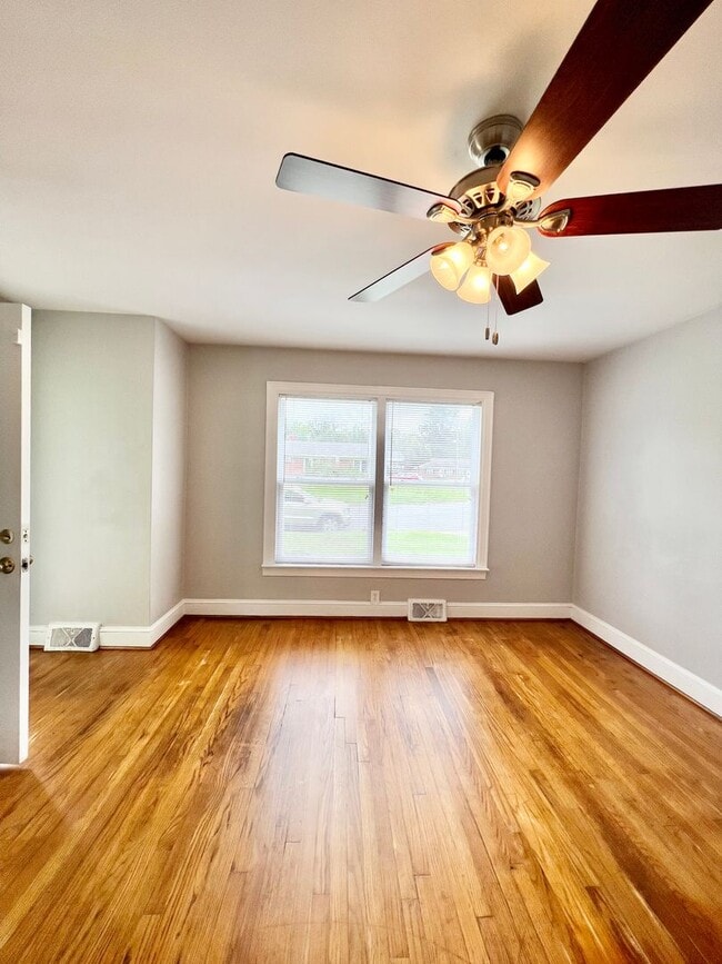 Foto del edificio - 112 N Meade St