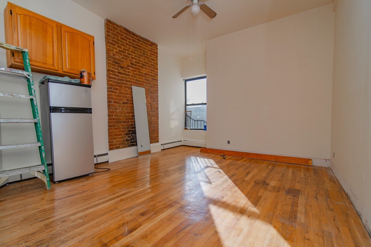 Primary Photo - LEWIS AVENUE
