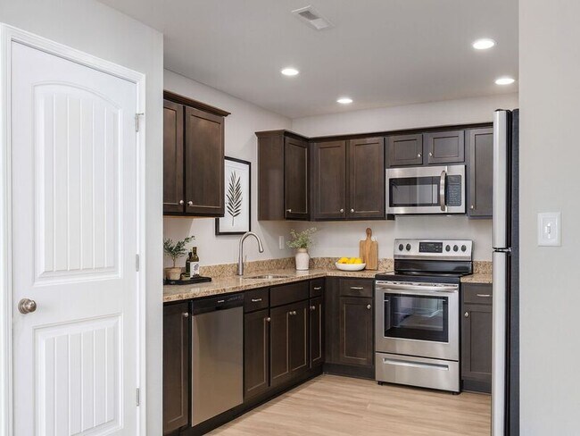 Building Photo - 115 SW Marigold St