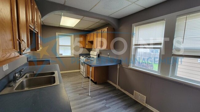 Building Photo - 3058 W 116th St