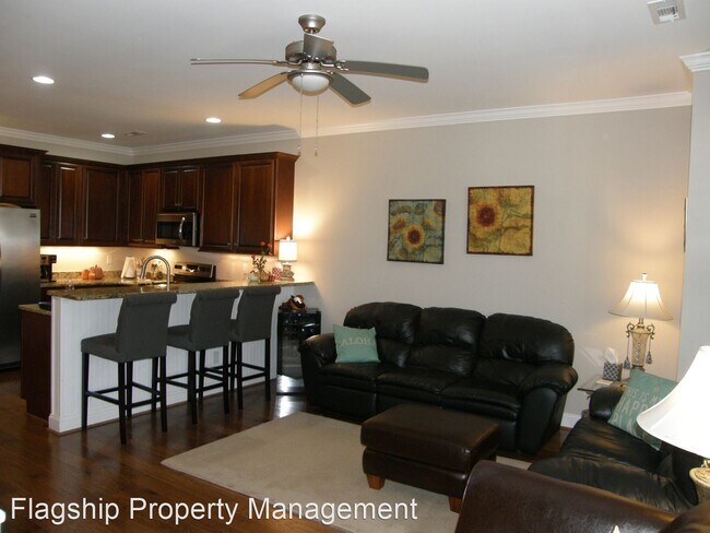 Building Photo - 3 br, 2.5 bath House - 33 Shadwell Street