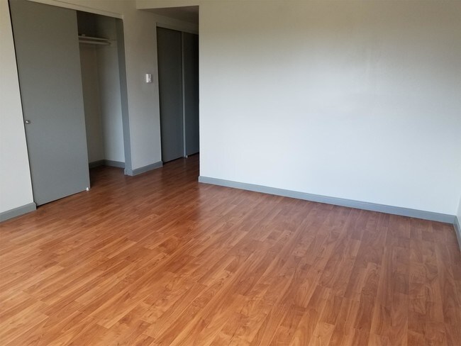 Building Photo - 30 Thunderbird Pkwy SW