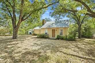Building Photo - 2303 Kinney Rd