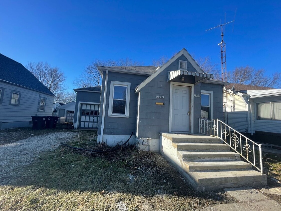 2101 S Hackley St, Muncie, IN 47302 House Rental in Muncie, IN