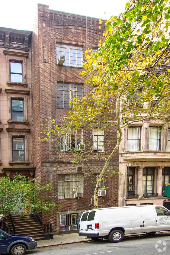 Foto del edificio - 50 E 66th St