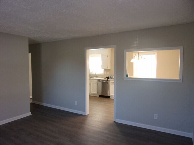 Foto del edificio - Move In Ready - Renovated Rancher