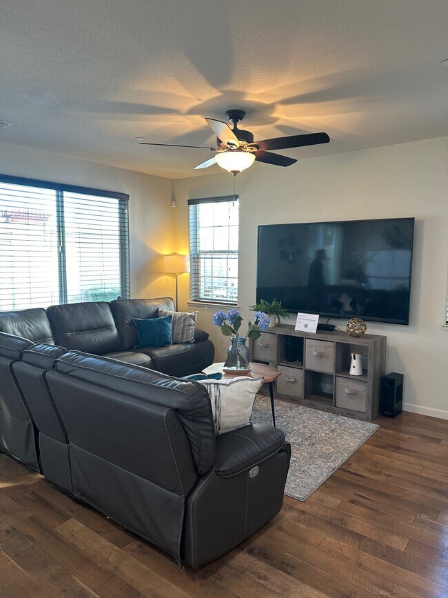 Foto del edificio - 3292 Overland Ln