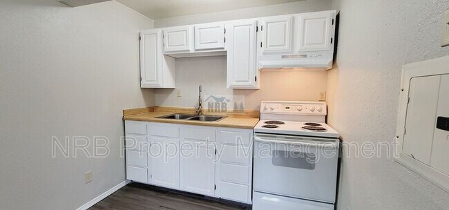 Foto del edificio - 14825 W Thorne Ln SW