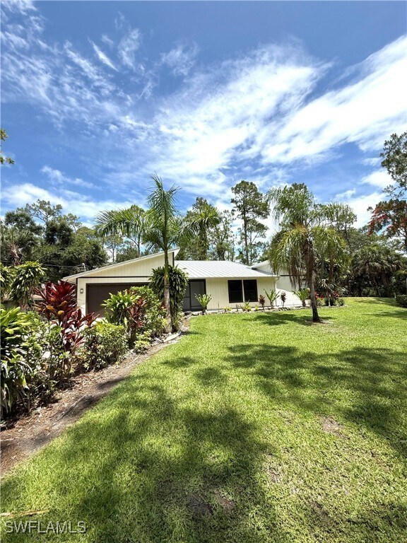Foto del edificio - 5531 Teak Wood Dr