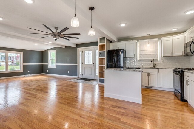 Foto del edificio - 8 Pluff Ave