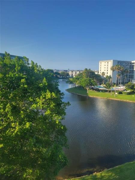 Foto del edificio - 2309 S Cypress Bend Dr