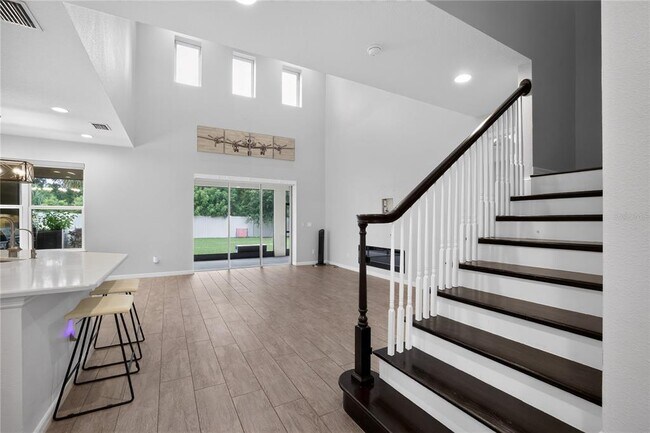 Building Photo - 8016 Marbella Crk Ave
