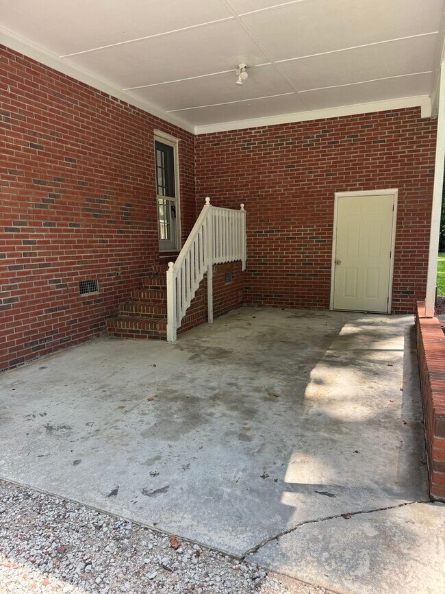 Foto del edificio - 3 BR 1 BA near Onslow Pines Park