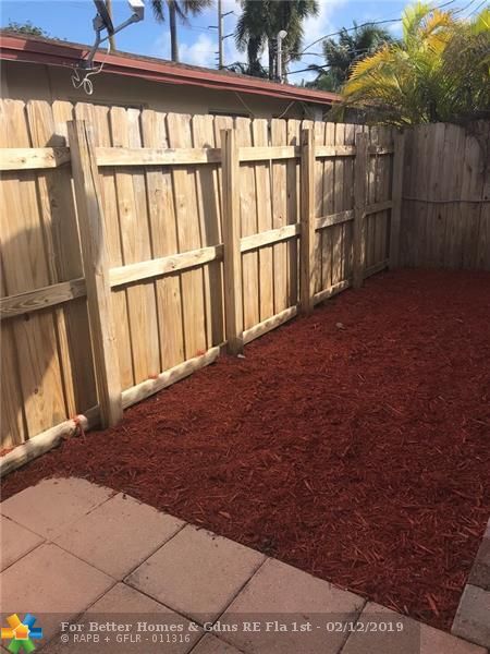 Foto del edificio - 1118 NE 16th St