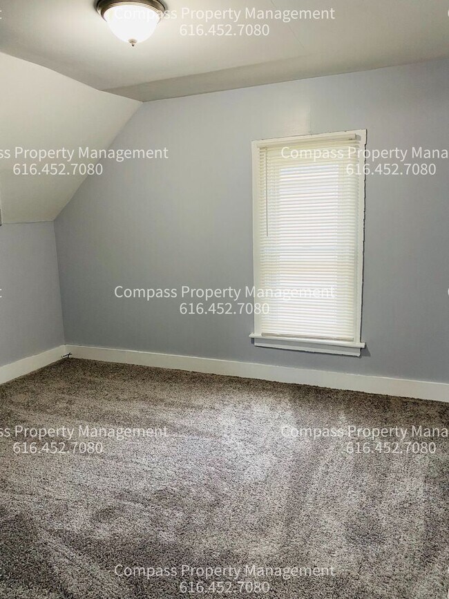 Foto del edificio - 728 Baxter St SE