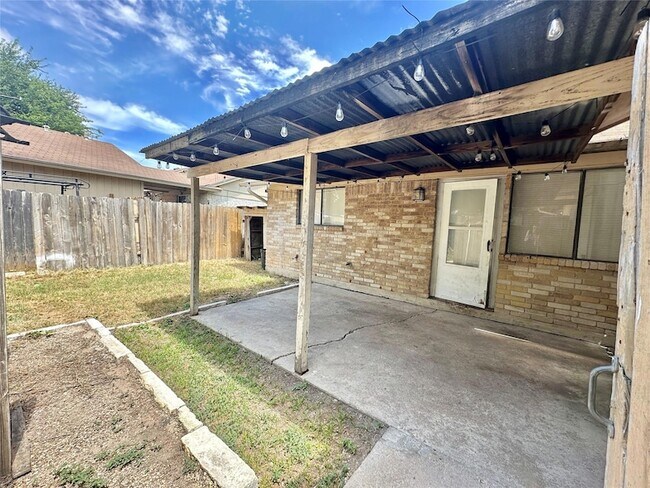 Foto del edificio - 207 W William Cannon Dr