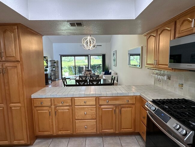 Building Photo - 166 Wimbledon Ct