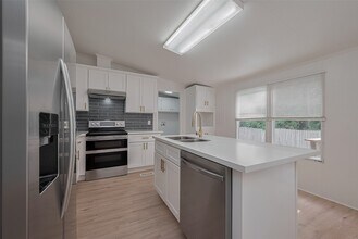 Building Photo - 16282 Wild Oak Ln