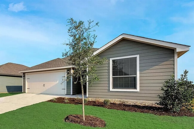 Building Photo - Room in Single Family Home on Musselshell Dr
