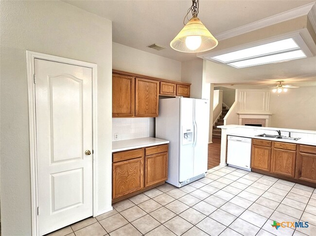 Building Photo - 237 Tapwood Ln