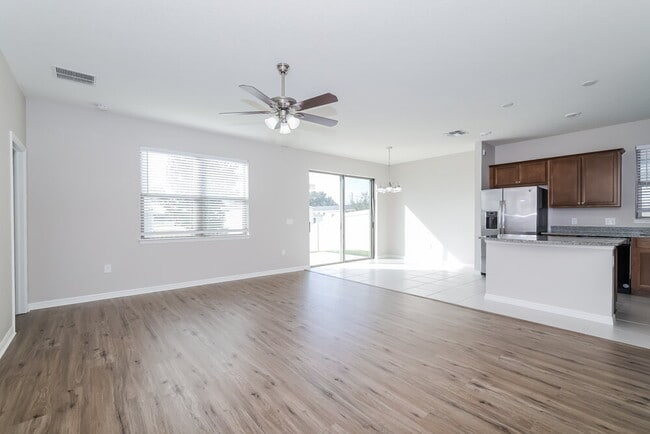 Foto del edificio - 1733 Cayman Cove Cir