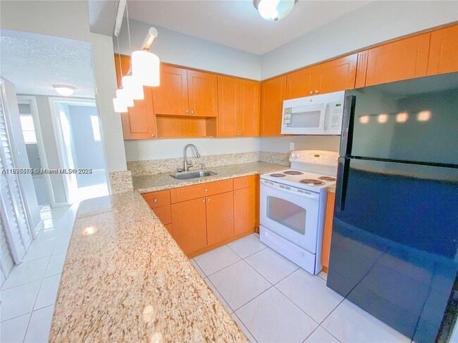 Foto del edificio - 4050 NE 12th Terrace