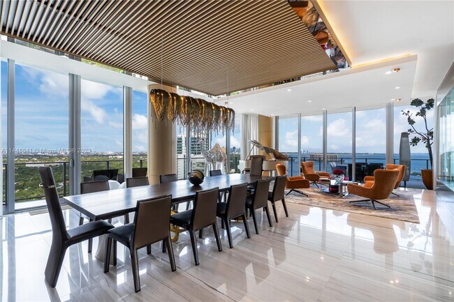 Building Photo - 2675 S Bayshore Dr