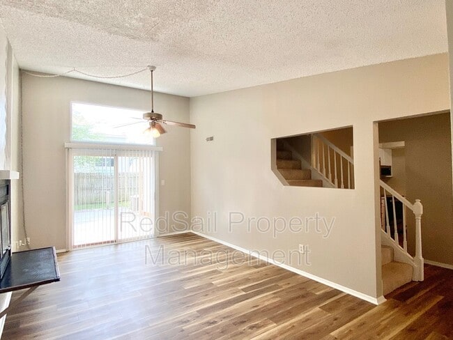 Foto del edificio - 3833 Foxglove Ct