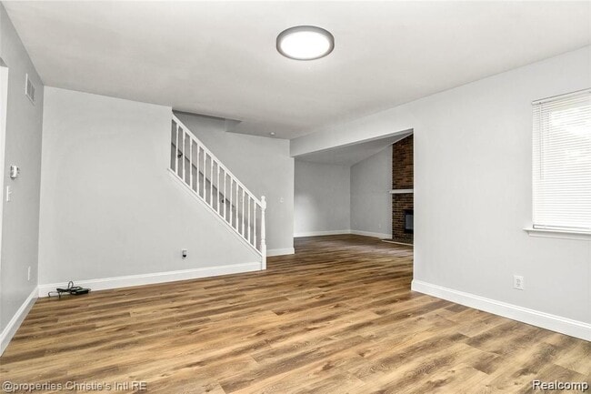 Foto del edificio - 21385 Deerfield Dr