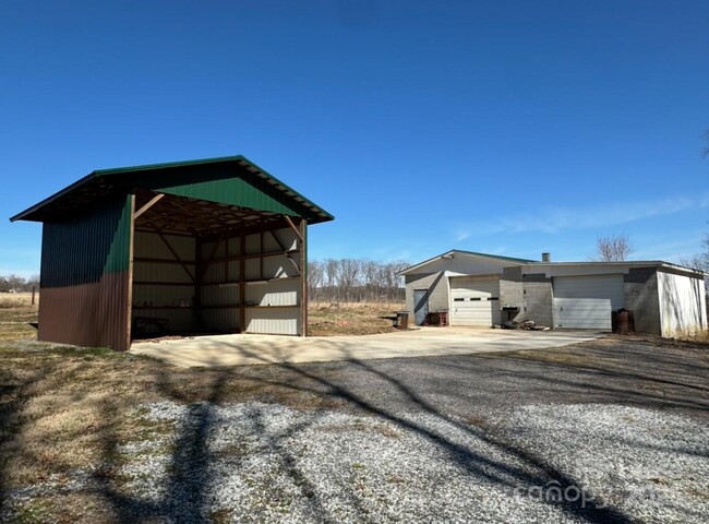 Building Photo - 159 W Page Hager Rd