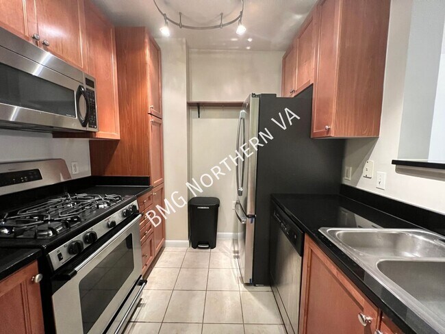 Foto del edificio - 851 N Glebe Rd