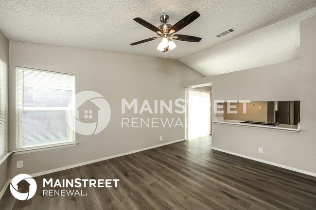 Building Photo - 4005 Prairie Sun Dr