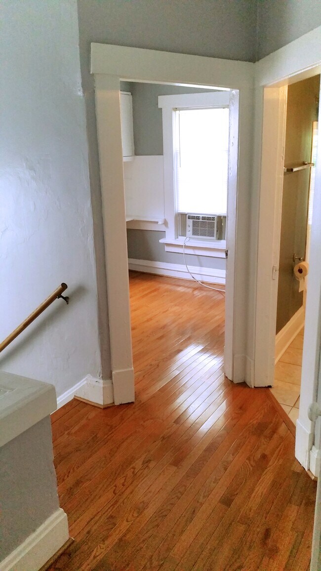 Piso superior - 56 W Dodridge St