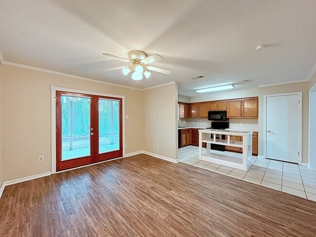 Foto del edificio - 3 Bedroom Townhouse off Jefferson Hwy near...