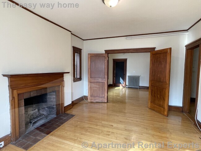 Building Photo - 5 Linnaean St