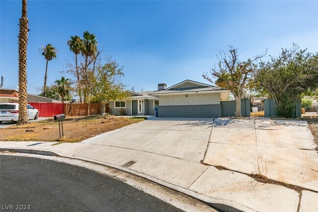 Building Photo - 2478 Alfa Cir