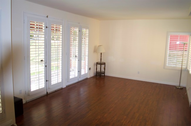 Building Photo - 16833 Royal View Road - 1