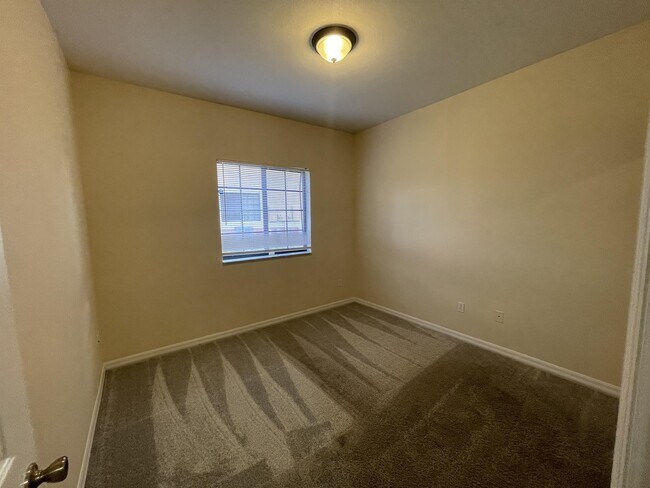 Building Photo - 1736 Coriander Dr