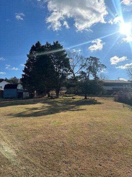 Building Photo - 1099 Old Chattanooga Pike SW