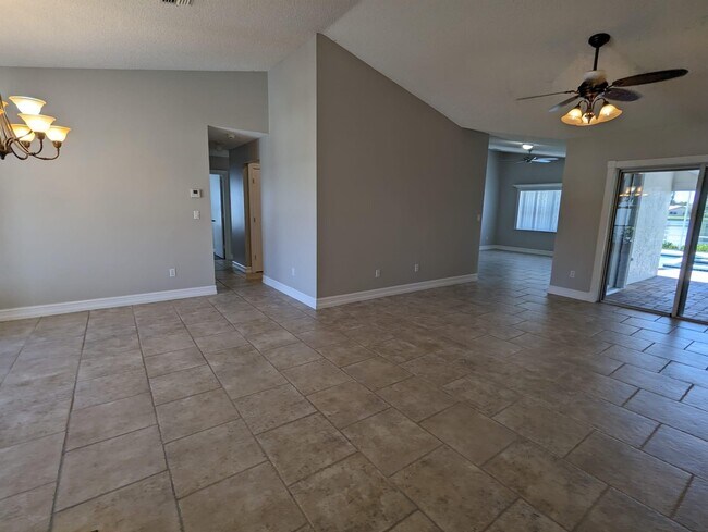 Building Photo - 10874 Paso Fino Dr