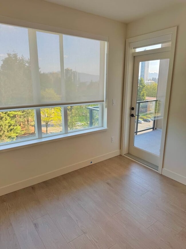 Photo du bâtiment - 13238-13105 105 Ave